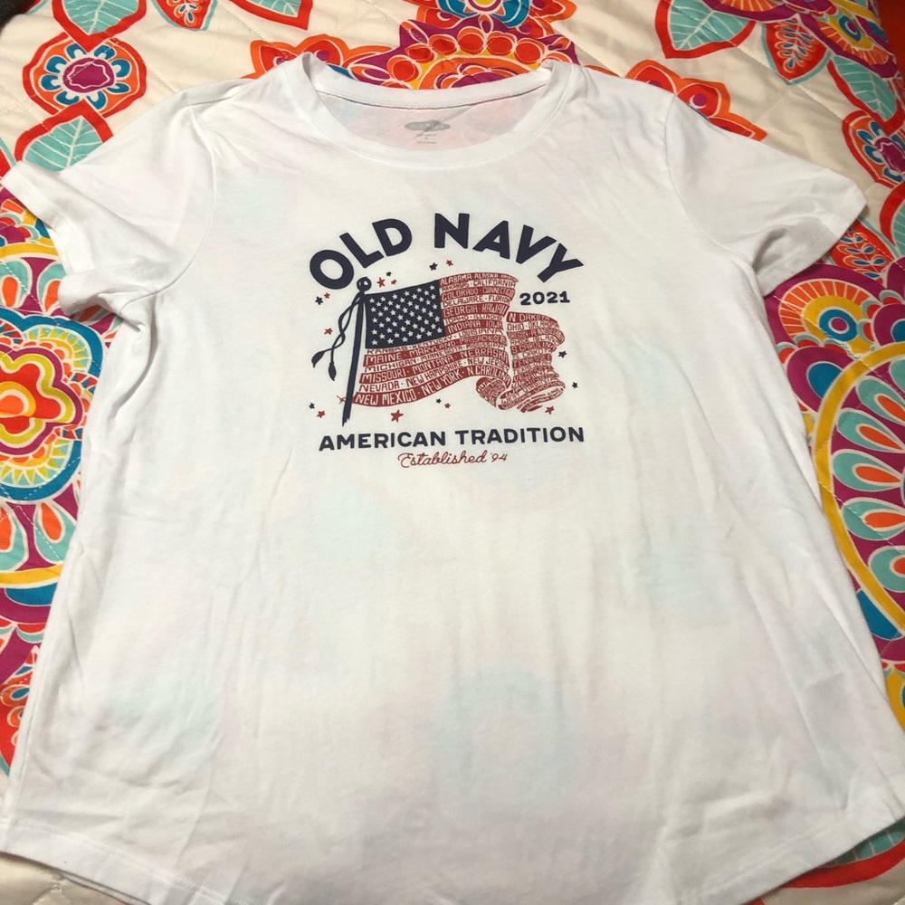 Old navy size small American flag shirt